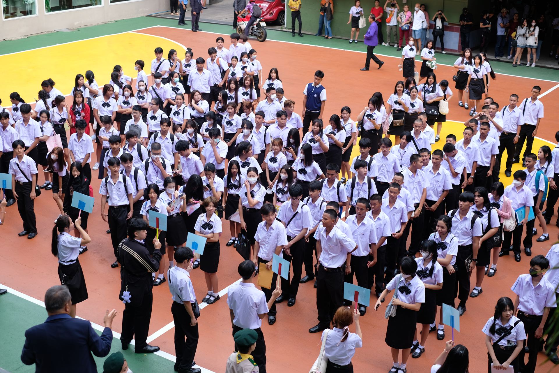 นักเรียน นักศึกษาวิทยาลัยฯ